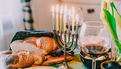 乐鱼app-雷霆队新援在比赛中展现出色，球迷心目中新宠，雷霆队最新消息签约