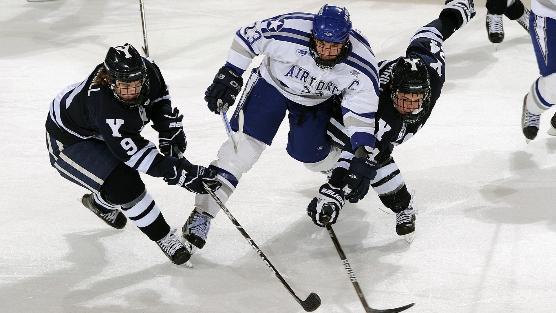 雄鹿队凭借米德尔顿的杀手球逆转太阳队，雄鹿和太阳球员