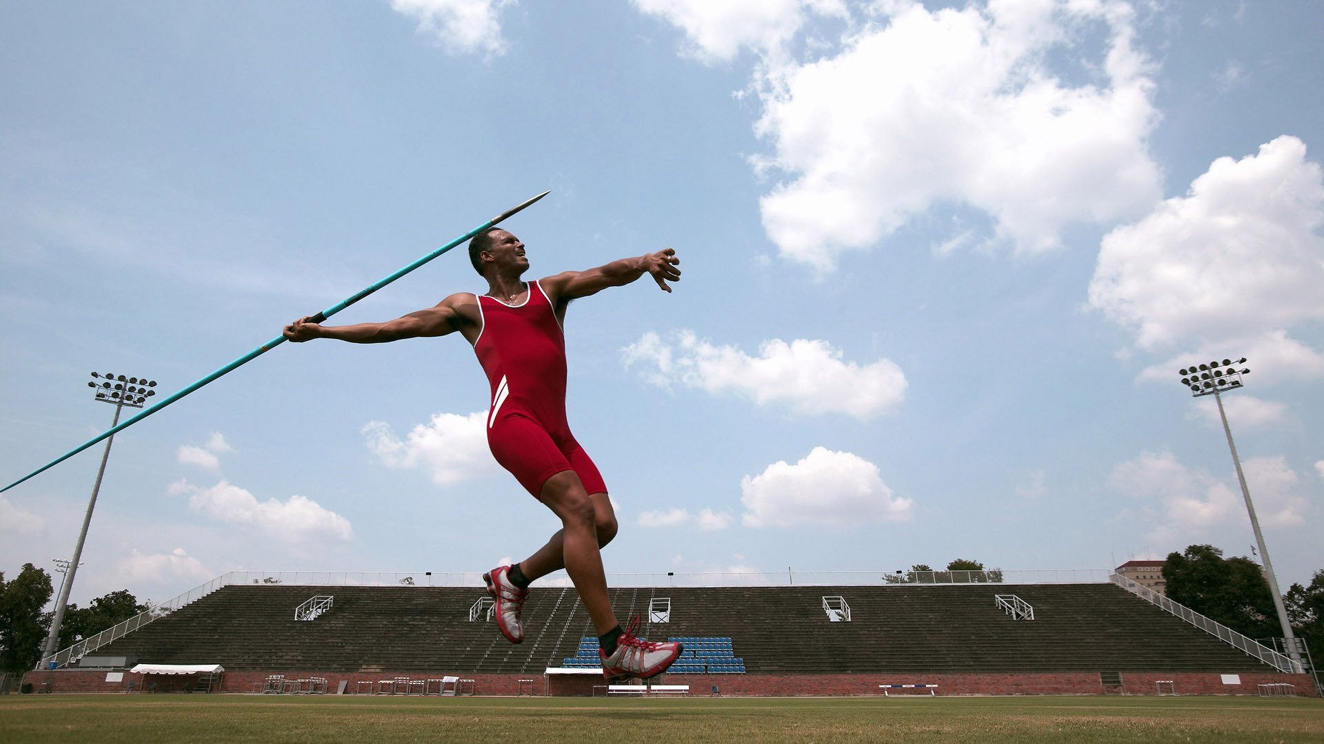 乐鱼体育App下载-霍勒迪数据爆表雄鹿终结连败，霍勒迪雄鹿集锦