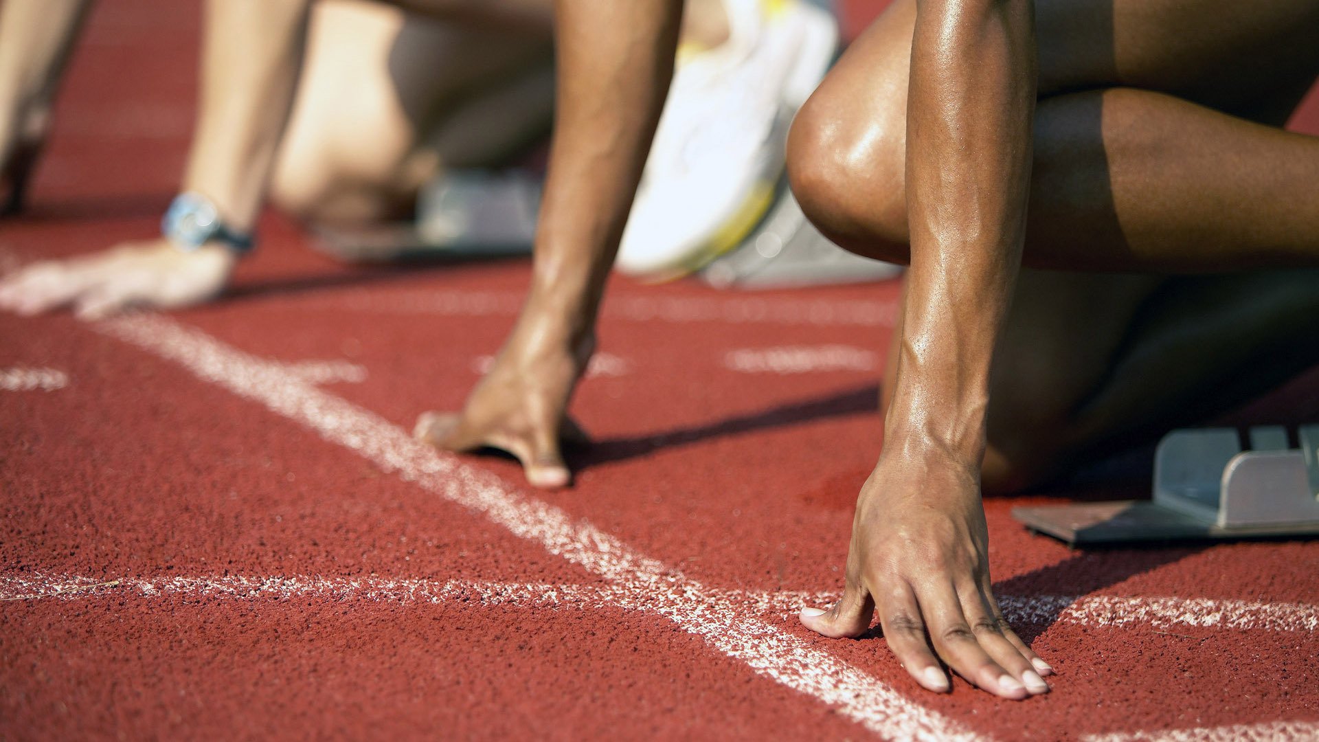 比利时羽毛球选手在比赛中展现出顽强拼搏精神，比利时体育强项